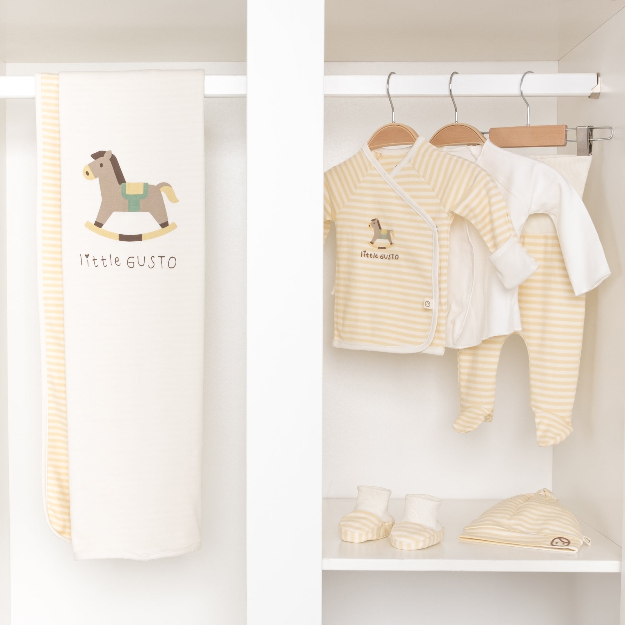 Organic Newborn Coming Home Set with Blanket – 6-Piece